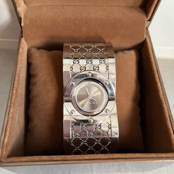 Gucci Twirl Stainless Steel Bangle Bracelet Watch